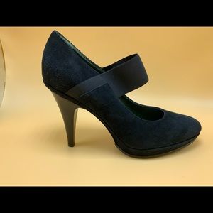 New Italian La Parigina suede pumps, size 38.5